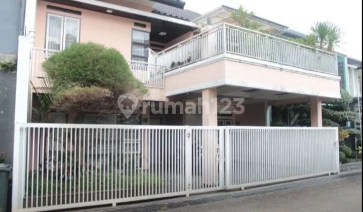 Rumah Elegan 2 Lantai Dekat Gerbang Tol Pasteur Bandung