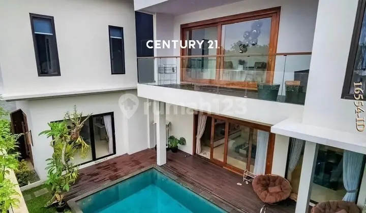 Disewakan Rumah Mewah Modern Tropis Suasana Vila Bali di Pdk Labu