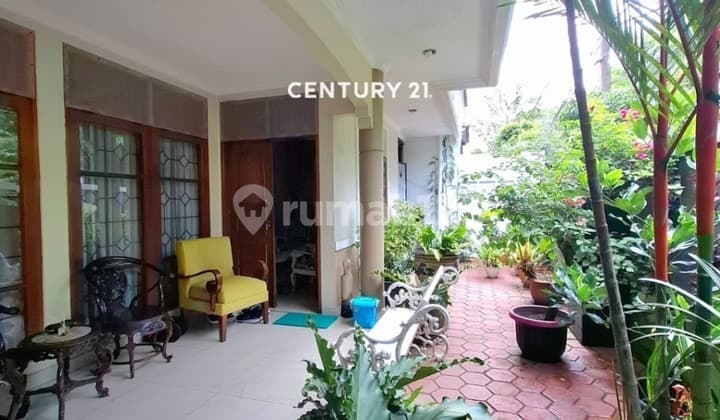 Disewakan atau Dijual Rumah Nyaman Semi Furnished di Bintaro Jaya