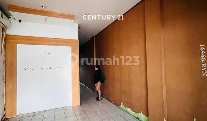 Di Jual Ruko Strategis 3 Lantai Dekat Bintaro Plaza