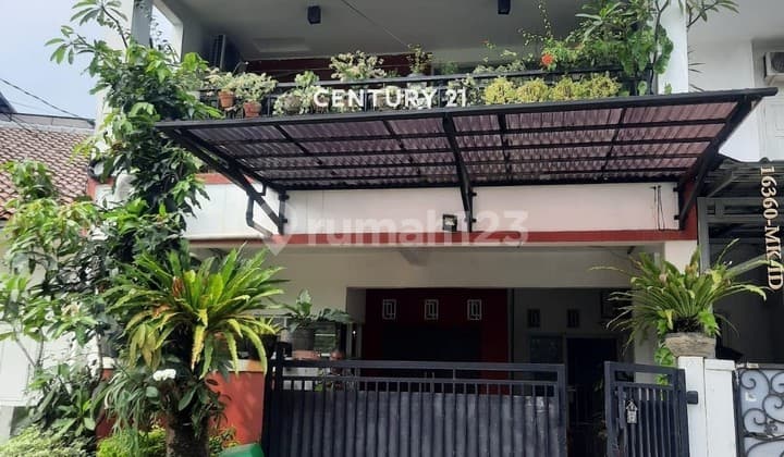 Dijual Cepat Rumah dengan Balkon Dalam Perumahan di Bintaro
