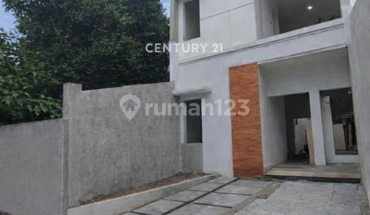 Rumah Brandnew 2 Lantai Murah, Strategis Dekat Stasiun dan Mall Bxc