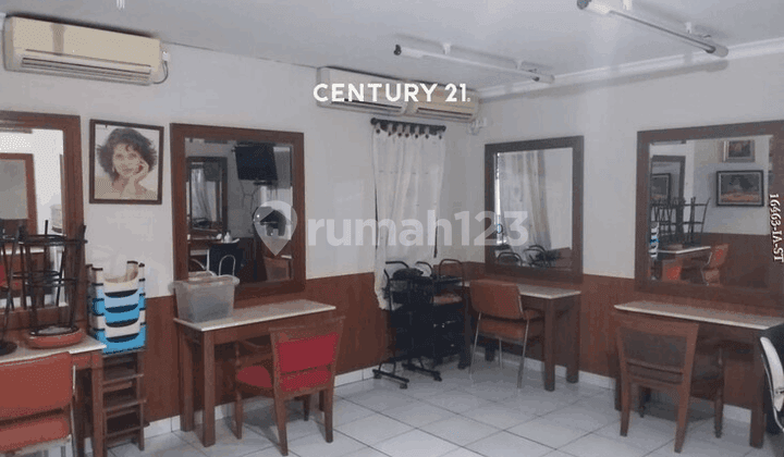 Rumah Dijual Cepat di Bendungan Hilir Cocok untuk Usaha Salon