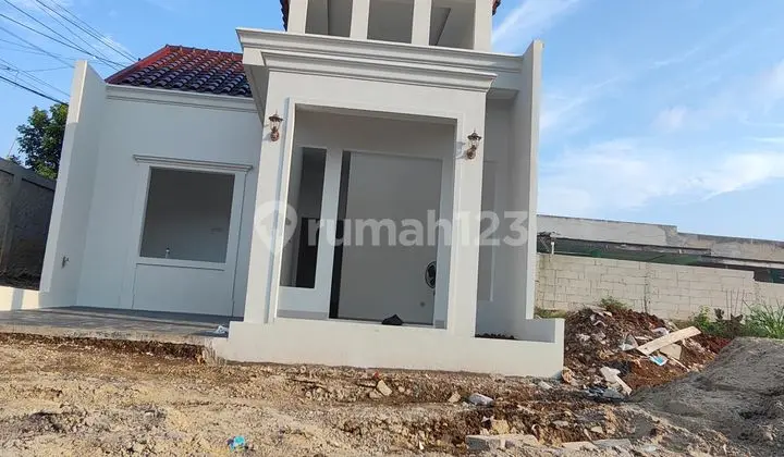 Luxury Good Affordable Residence Near Toll & KRL