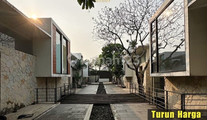 Townhouse For Sale in Kemang Area 08176881555