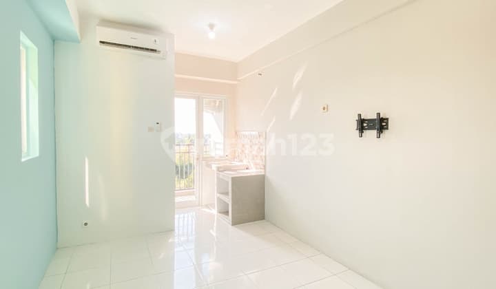 Unfurnished Royal Garden Apartment Near D'Mall Depok