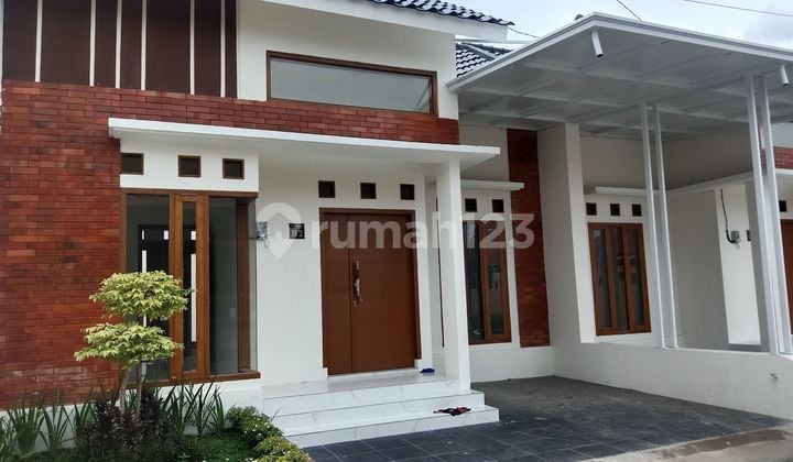 Rumah di Dpn Tamn Rakyat Slawi SHM Neo. Cluster Alexandiria