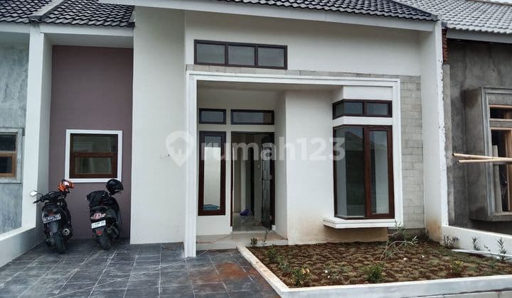 Rumah di belakang pandopo slawi tegal