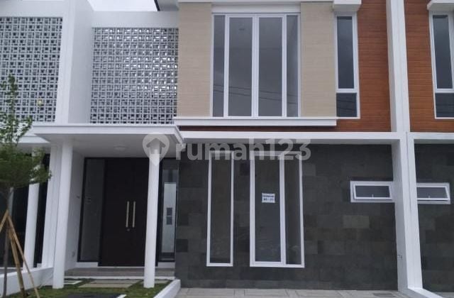 Rumah bagus di Jln sipelem . Perumahan citraland tegal