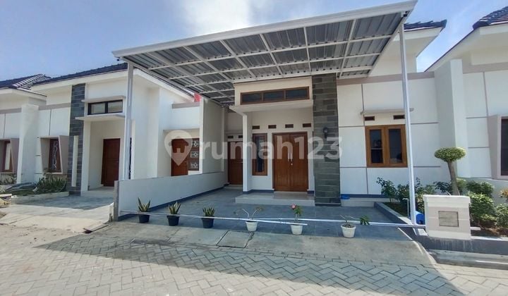 Rumah di Jln dr soetomo kalisapu slawi sapphire townhouse