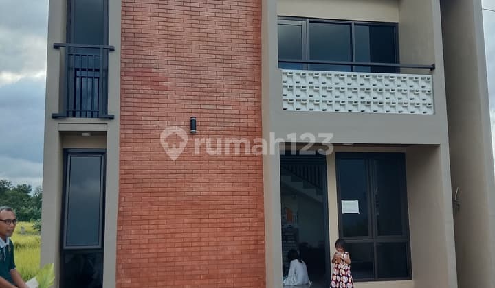 Luxury House in Slawi Madani Cluster