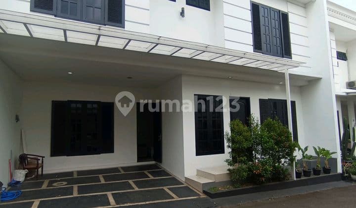 Rumah Siap Huni di Lebakbulus Dekat MRT dan Pim