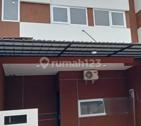 Rumah 2 Lantai Nempel Jaksel Harga 700 Jtan Saja