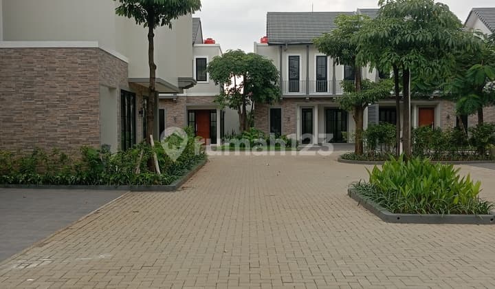 Rumah Luas Dalam Cluster Nempel MRT Lebakbulus