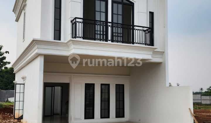 Dijual Rumah full 2Lt dengan Gaya Eropa Classic