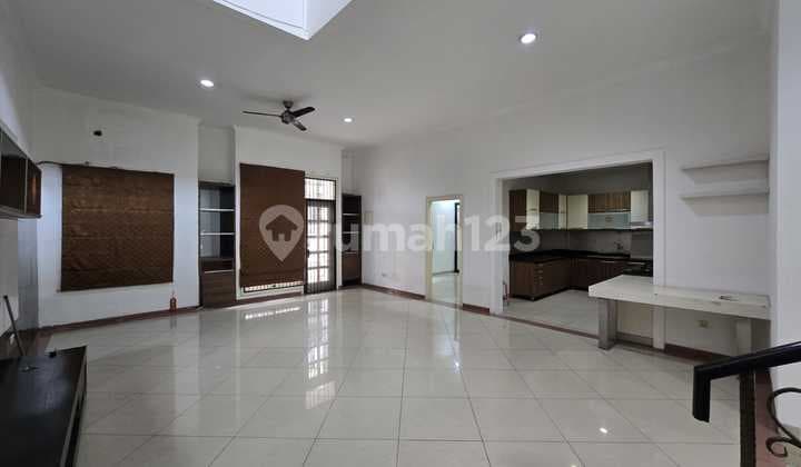 Disewa Rumah Cluster Damar Pik 2Lt Uk 10X23 M2 At Jakarta Utara