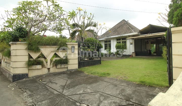 For Sale Spacious Classic House in Mergangsan, Yogyakarta