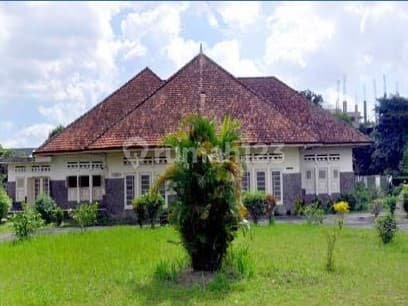 RUMAH KLASIK DENGAN TANAH LUAS 4213 M2, WIROBRAJAN, JOGJA