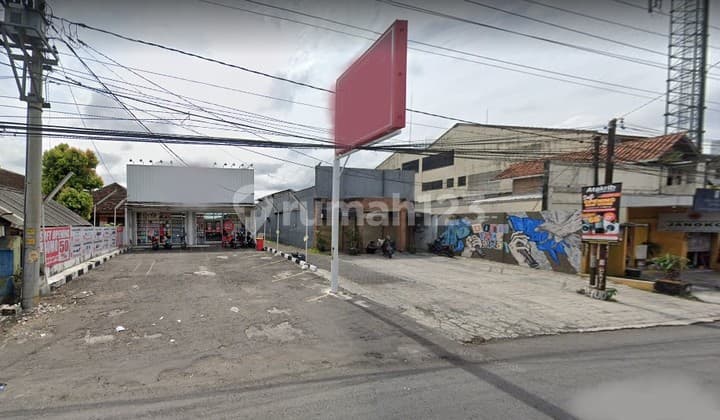 Commercial Building in Business District and Resto, Depok, Sleman