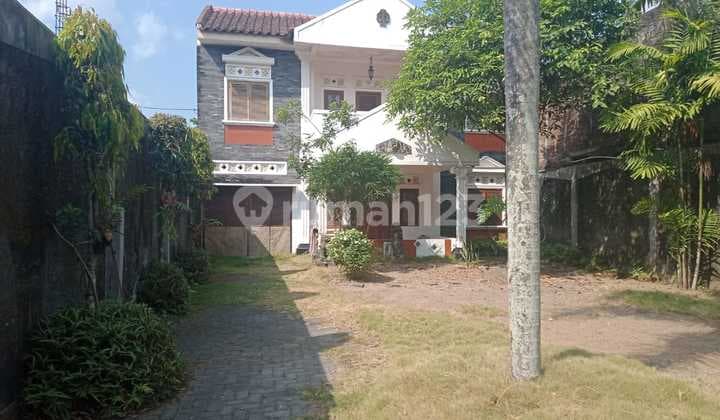 Rumah Luas Dekat Candi Prambangan, Prambanan, Klaten