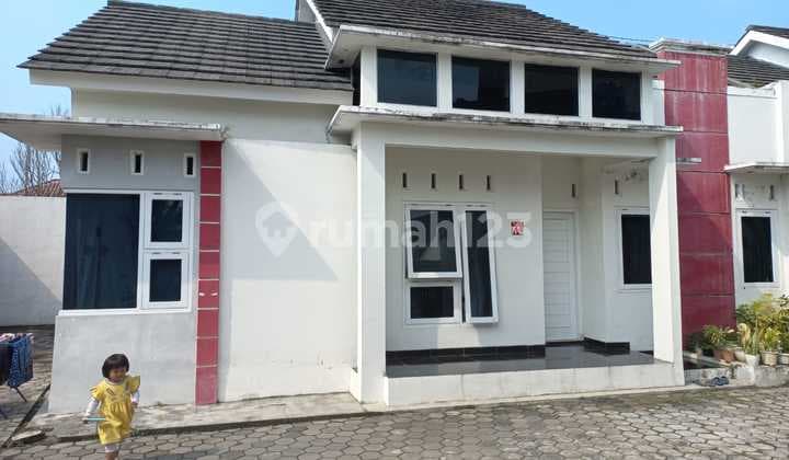 Rumah Di Perum Tata Bumi, Gamping, Sleman