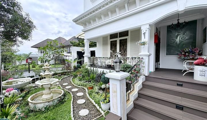 Rumah Mewah Full Furnish American Hampton New York Style, Cipeundeuy, Parahyangan, Bandung, Jawa Barat
