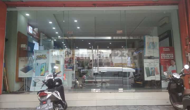 DIJUAL ATAU DISEWAKAN RUKO 3 LANTAI DI KAWASAN BISNIS DAN KAMPUS, CATUR TUNGGAL, DEPOK, SLEMAN