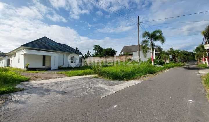 Tanah dan Bangunan Rumah Unit 1 di Wonosalam, Sukoharjo, Ngaglik, Sleman, Jogja