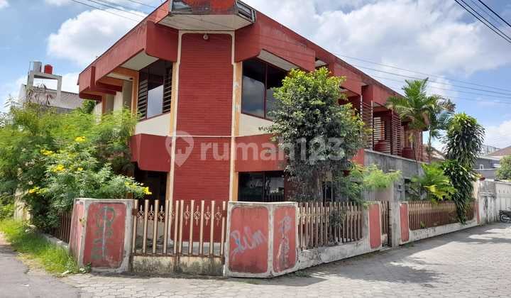 Rumah Strategis Cocok Untuk Usaha Resto Di Jakal Km 5, Sinduadi, Mlati, Sleman, Jogja