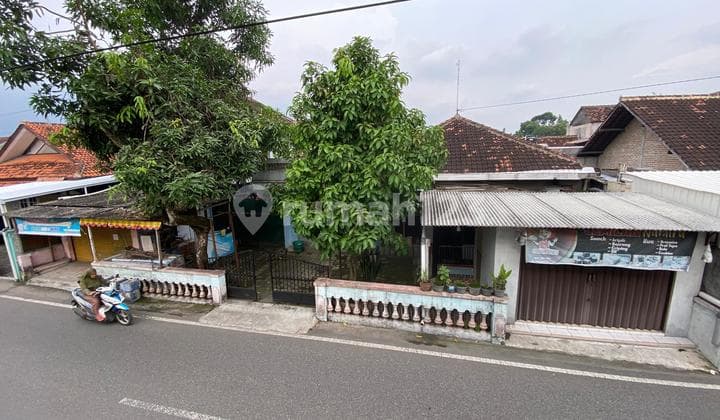 Rumah Lebar di Kawasan Dekat Kampus, Ambarketawang, Gamping, Sleman, Jogja