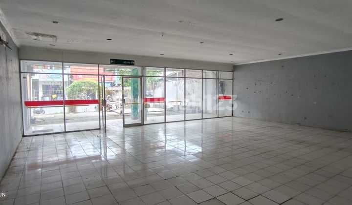 FOR RENT: SHOPHOUSE IN BUSINESS AREA NEAR UGM, SINDUADI, MLATI, SLEMAN