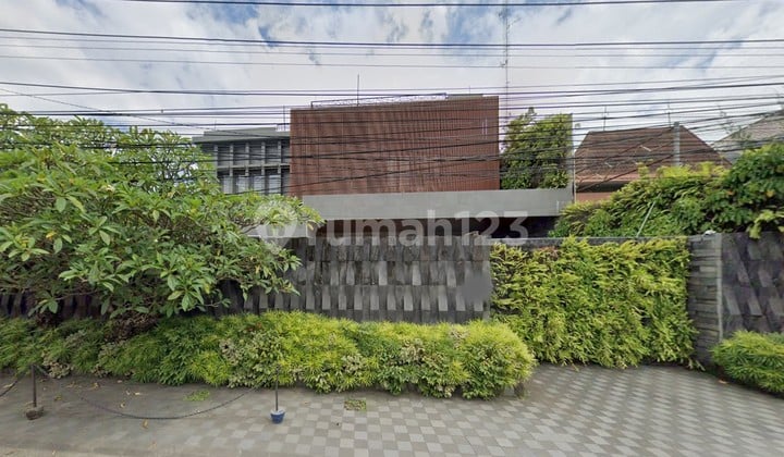 RUMAH MEWAH KOLAM RENANG MINIMALIS MODERN, CATUR TUNGGAL, DEPOK, SLEMAN