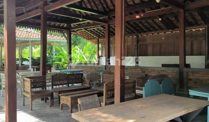 Commercial Building Suitable for Restaurant, Nogotirto, Gamping, Sleman, Jogja