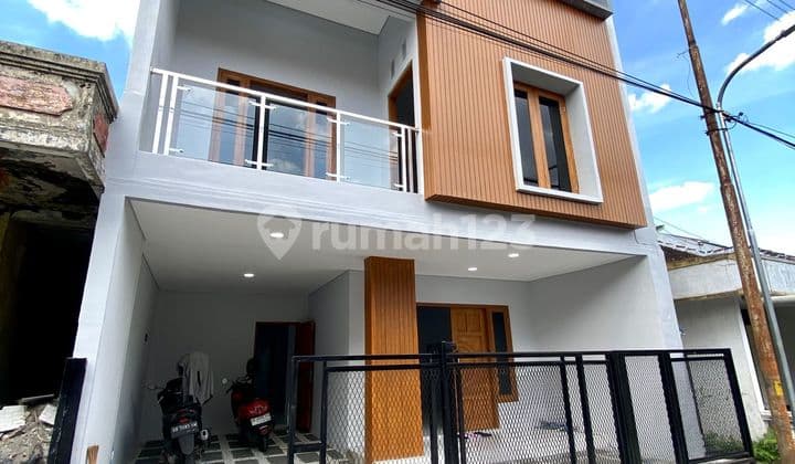 Rumah 2 Lantai Siap Huni Dekat Jcm