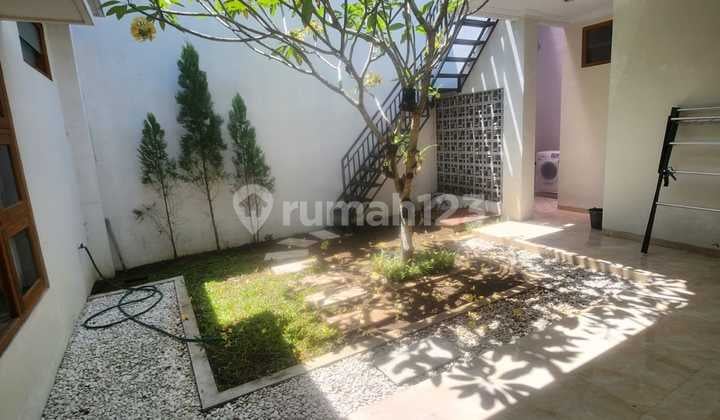 Rumah Cantik Full Furnished Siap Huni