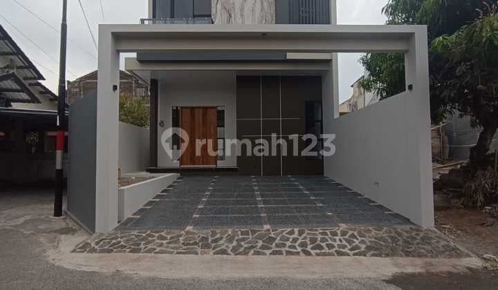 Rumah Premium 2 Lantai Konsep Kontemporer di Banteng Jl Kaliurang Km 8 Sleman Yogyakarta sebelah Barat Gardu Pln