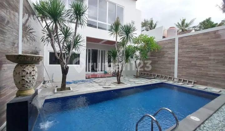 Rumah Mewah Siap Huni Ada Privat Pool Lokasi Premium