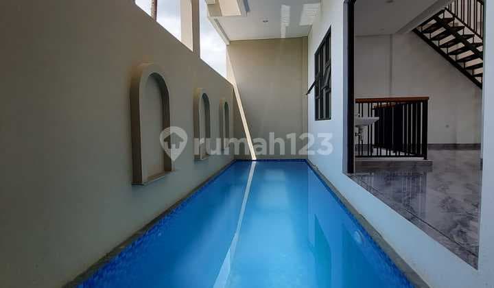 Super Duper Beautiful and Luxurious Ready-to-Live-In House