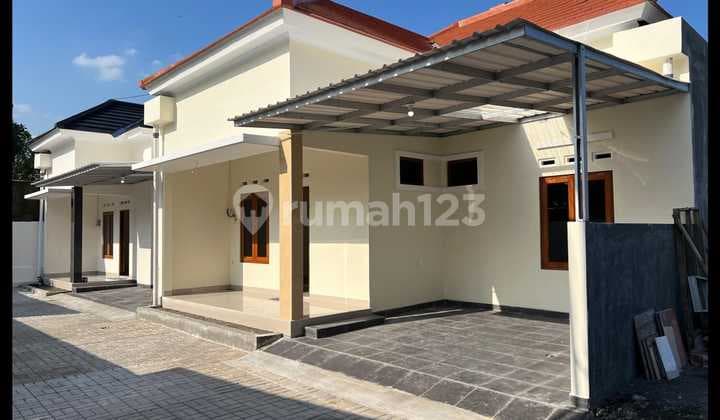 New 2 Side by Side Houses Location Jakal Sleman