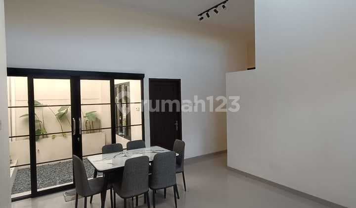 Rumah Tropis Open Space Siap Huni Posisi Hook