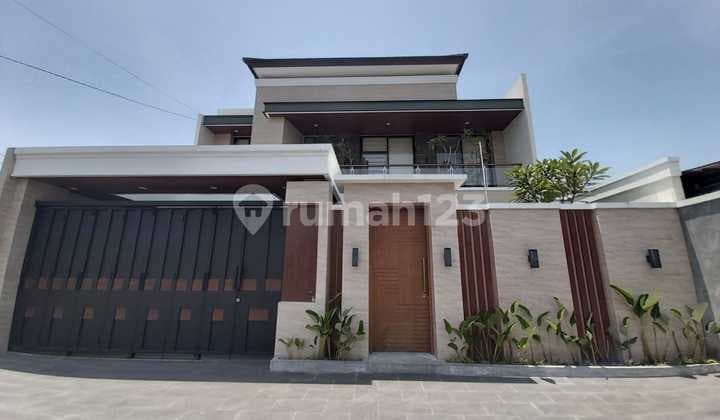 Dijual Rumah Mewah Strategis di Jogja Utara