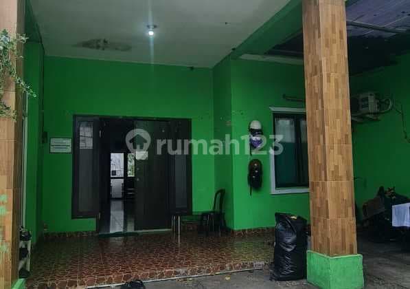 Rumah Dijual Cepatt Pinggir Jalan Lokasi Strategis di Kembangan