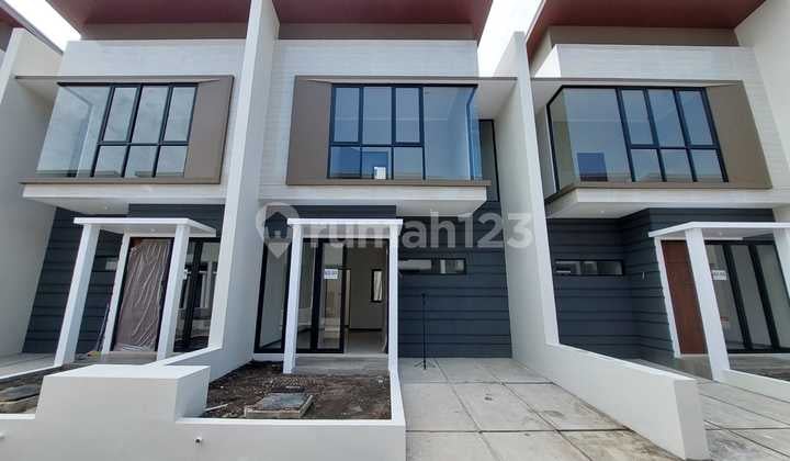 Rumah Viral 2 Lantai di Wonorejo Surabaya Timur