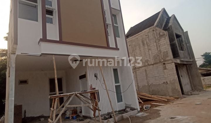 Rumah Cantik Strategis Dekat Toll Kampung Rambutan Jakarta Timur