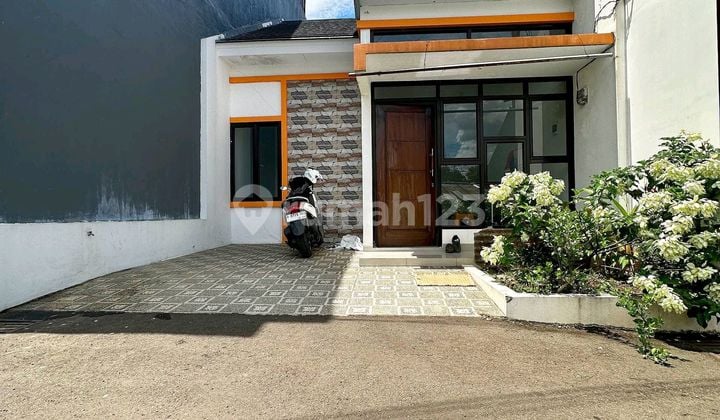 Rumah Cantik Bangunan Baru Siap Huni Dekat Tol Setu dan Bambu Apus Jakarta Timu