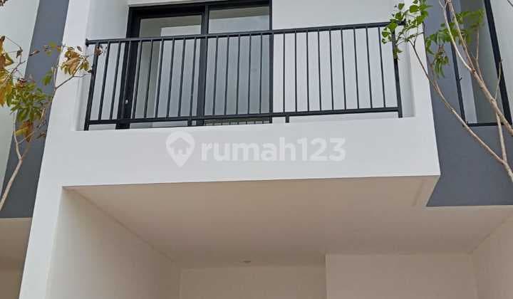 Townhouse Cantik Strategis Siap Huni Dekat Lrt Ciracas Jakarta Timur