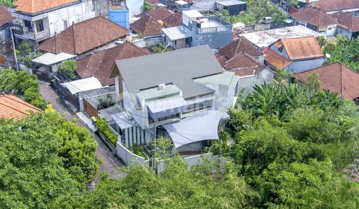Stunning House Freehold In Padonan Canggu Bali