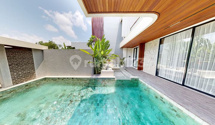 Villa 3 Bedrooms 200 sqm Freehold in Tumbak Bayuh Canggu Bali