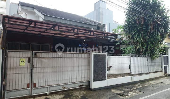 Dijual Rumah Lokasi Tengah Kota Di Jl. Ciomas, Kebayoran Baru