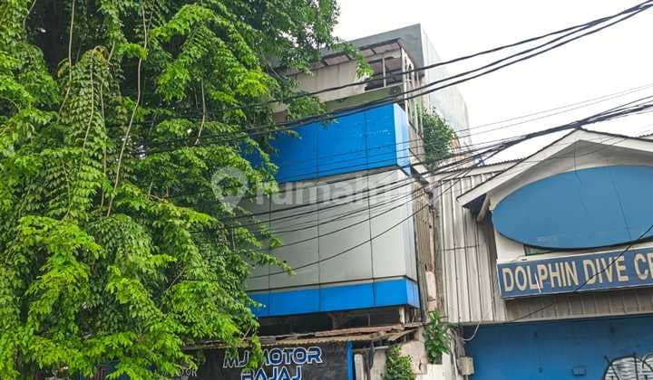 Harga Jauh di Bawah Pasaran! Ruko 3 Lantai di Jl. Sultan Iskandar Muda, Kebayoran Lama Lt 90M SHM - Jakarta Selatan